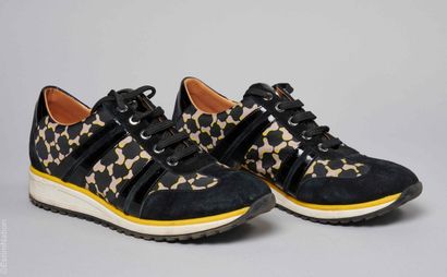 LONGCHAMP
PAIRE DE SNEAKERS en peau et cuir...