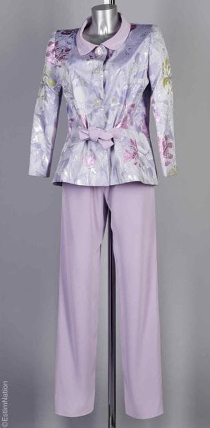 PIERRE CARDIN DÉBUT 2000
ENSEMBLE à dominante...