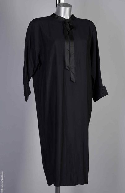 CRÉATION PIERRE CARDIN FIN 1970 DÉBUT 1980
ROBE...