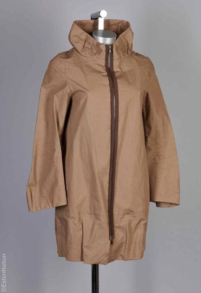 MARNI
COUPE VENT en coton enduit taupe, col...
