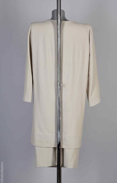MAXIM'S DE PARIS BY PIERRE CARDIN
GREY wool...