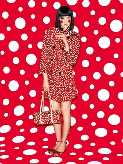 LOUIS VUITTON X YAYOI KUSAMA (2012)
PAIRE...