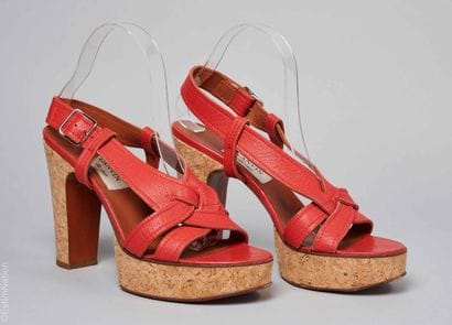 LANVIN
PAIRE DE SANDALES à plateformes en...
