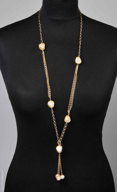 AGATHA
SAUTOIR in gilded metal and mother-of-pearl...