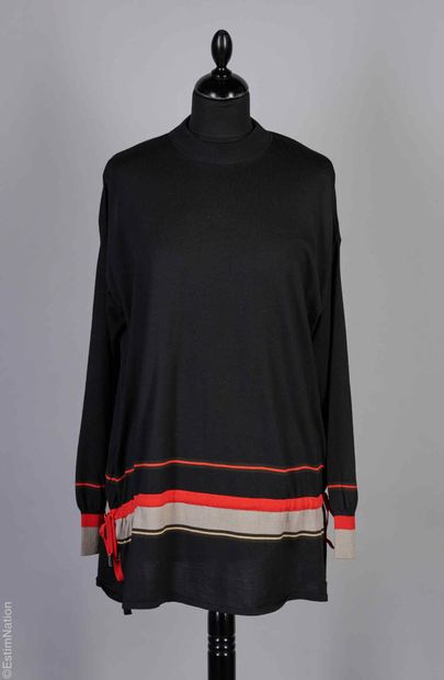 GIVENCHY BY RICCARDO TISCI (FALL 2014 COLLECTION)
Oversized...