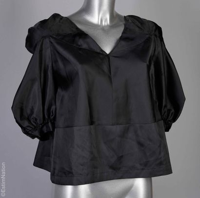 COMME DES GARÇONS PAR REI KAWAKUBO (2016)...