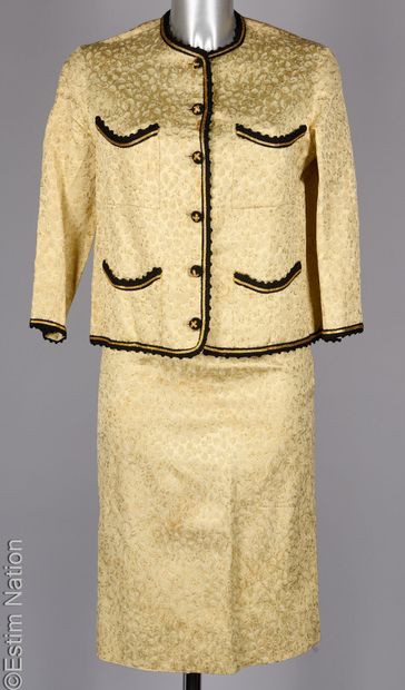 ANONYMOUS CIRCA 1950/60 IN THE STYLE OF CHANEL
ENSEMBLE...