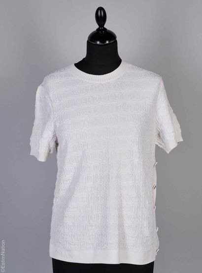 CHANEL (COLLECTION RESORT 2019)
TOP en coton...
