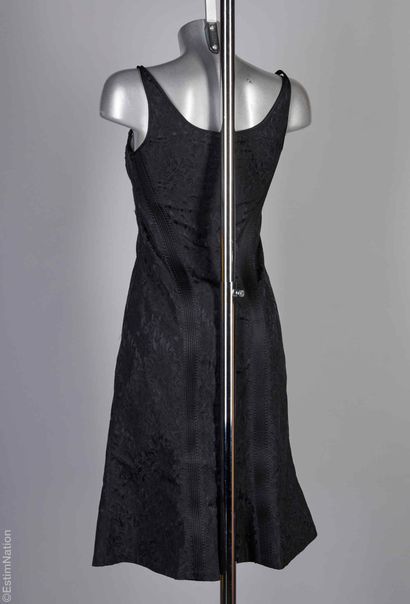 LA PERLA (2004)
ROBE à découpes surpiquées...