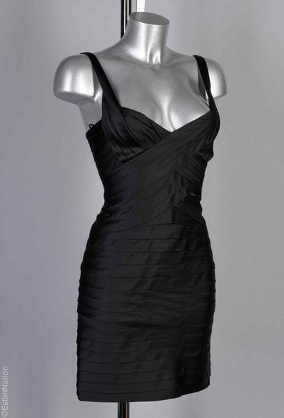 BCBGMAXAZRIA
ROBE à bretelles en satin artificiel...