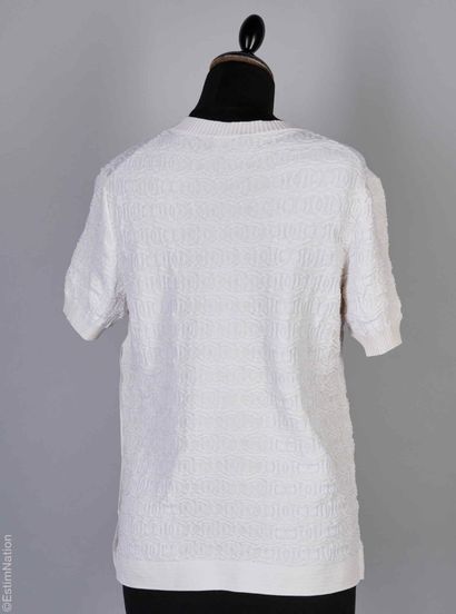 CHANEL (COLLECTION RESORT 2019)
TOP en coton...