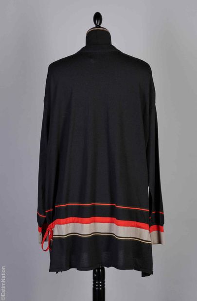 GIVENCHY BY RICCARDO TISCI (FALL 2014 COLLECTION)
Oversized...