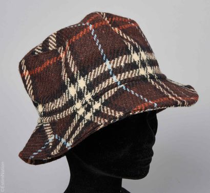 BURBERRY'S
CHAPEAU à bords en laine façonnée...
