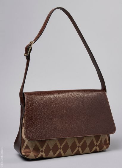 GIVENCHY DÉBUT DES ANNÉES 2000
SAC à rabat...