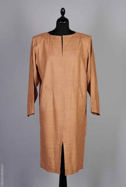 YVES SAINT LAURENT RIVE GAUCHE (1990)
VESTE...
