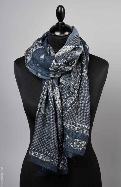 THE KOOPLES
ECHARP in modal decorated with...