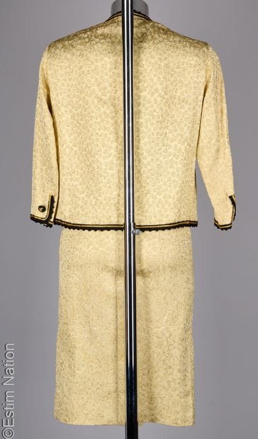 ANONYMOUS CIRCA 1950/60 IN THE STYLE OF CHANEL
ENSEMBLE...