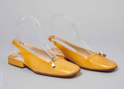 LOUIS VUITTON VINTAGE
PAIRE DE CHAUSSURES...