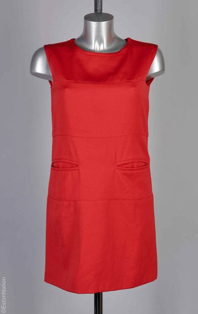 COURRÈGES
ROBE légèrement évasée en laine...