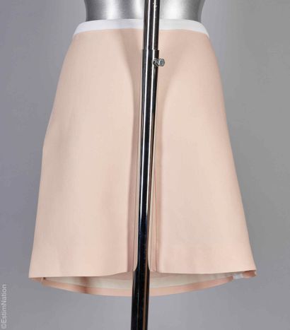 COURRÈGES
Flared skirt in wool and rose petal...