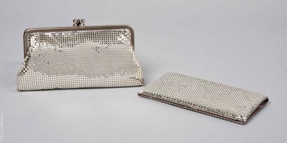 WHITING & DAVIS FIN 1970
ENSEMBLE en cotte...