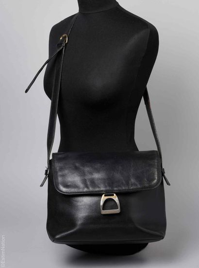 LANCEL VINTAGE
SAC à rabat en cuir noir,...