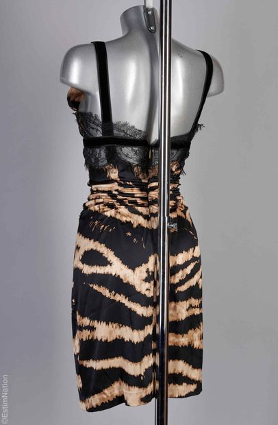 ROBERTO CAVALLI
ROBE en soie imprimée zébrée...