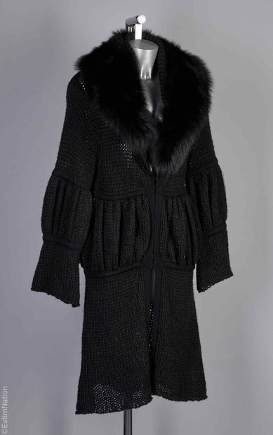 LES PETITES
DEUX LONGS GILETS en tricot fantaisie...