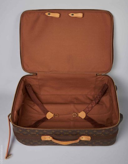 LOUIS VUITTON
VALISE 