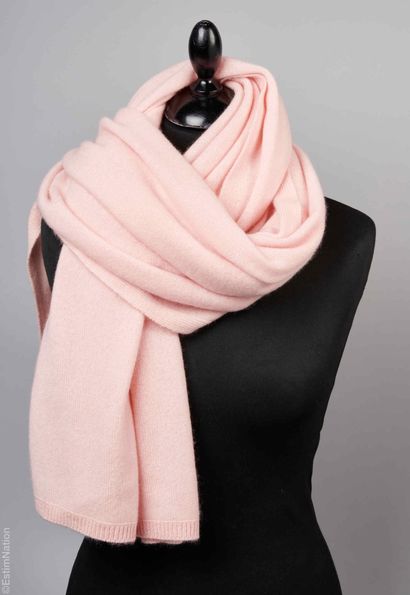 LAGHAN
TWO ETOLES in pink and fuchsia cashmere...