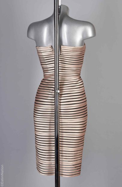 BCBGMAXAZRIA
ROBE bustier composée d'une...