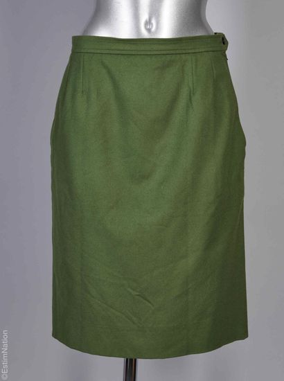 YVES SAINT LAURENT RIVE GAUCHE (1990)
VESTE...