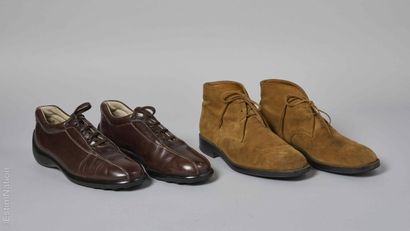 TOD'S
PAIRE DE BOTTINES montantes en peau...