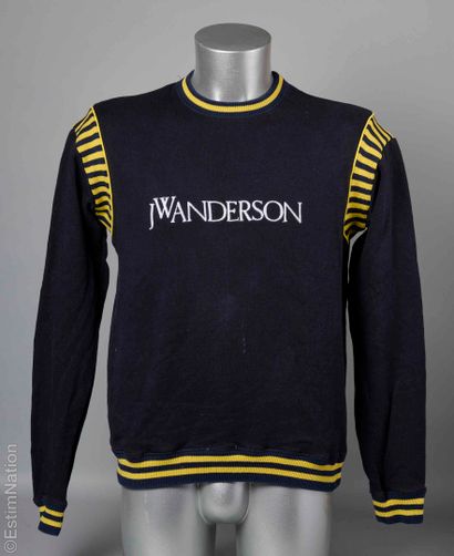 J. W. ANDERSON
PULL à col camionneur en tricot...
