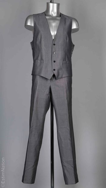 DOLCE & GABBANA
COSTUME trois pièces en laine...