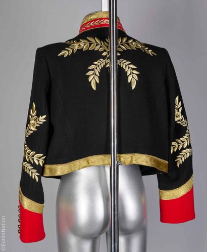 PACO RABANNE PAR JULIEN DOSSENA X H&M (2023)
VESTE...