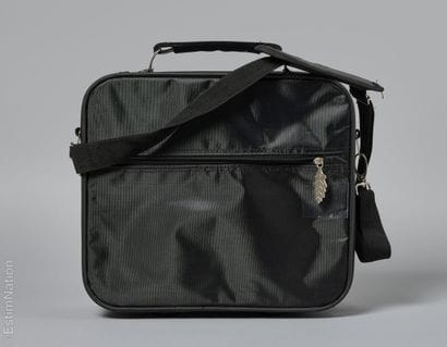 INES DE LA FRESSANGE
VANITY DE VOYAGE en...