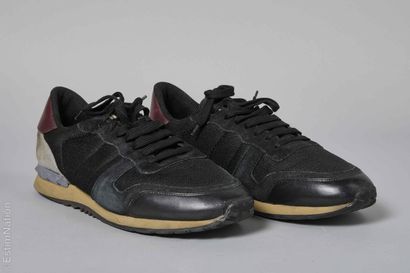 VALENTINO
PAIRE DE SNEAKERS 