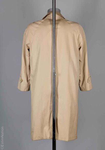 BURBERRYS' VINTAGE
PARDESSUS in beige cotton...