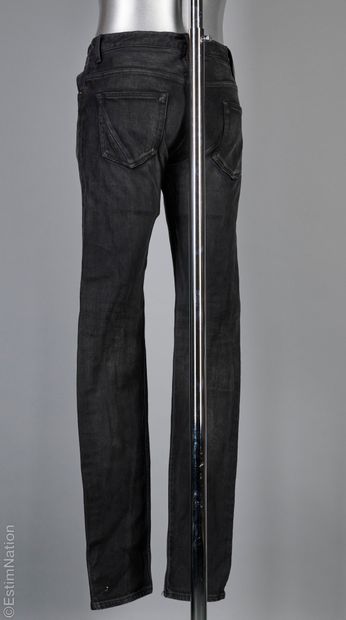 FAGASSENT TOSHIKI AOKI
JEAN en denim used...