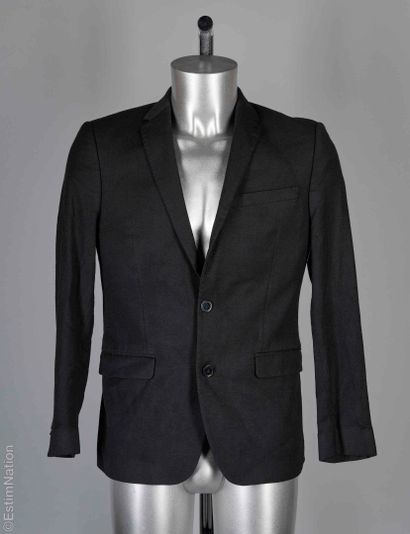 ANTHONY GARCON
TROIS VESTES : la première...