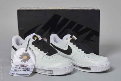 NIKE X G-DRAGON (2020)
PAIRE DE SNEAKERS...