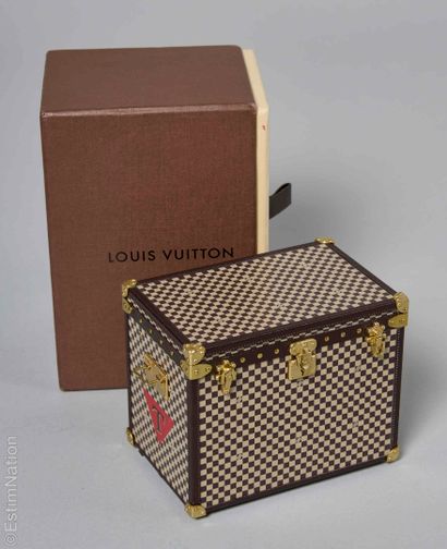 LOUIS VUITTON (2012) (CADEAU VIP)
PRESSE...