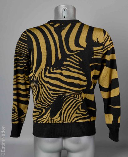 JUST CAVALLI PAR PAUL SURRIDGE (2019/20)
PULL...