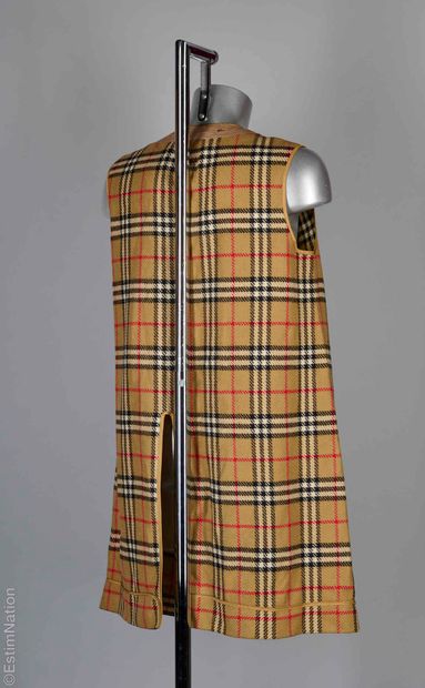 BURBERRYS'
DOUBLURE de manteau en laine tartan,...