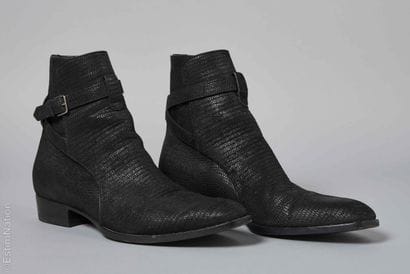 SAINT LAURENT
PAIRE DE BOTTINES montantes...