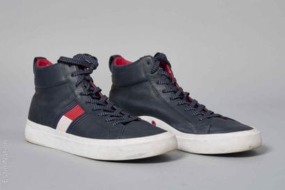 TOMMY HILFIGER
PAIRE DE SNEAKERS montantes...