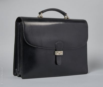 LANCEL
CARTABLE en veau glacé noir à deux...