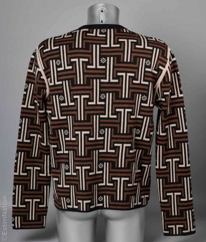 LANVIN
PULL en tricot de laine façonné du...