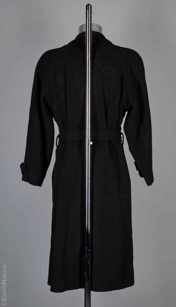 KENZO VINTAGE
MANTEAU en lainage noir, parementures...